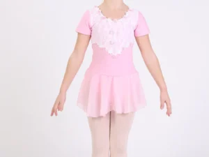 Κορμάκι με δαντέλα και φούστα