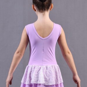 Κορμάκι με δαντέλα και φούστα